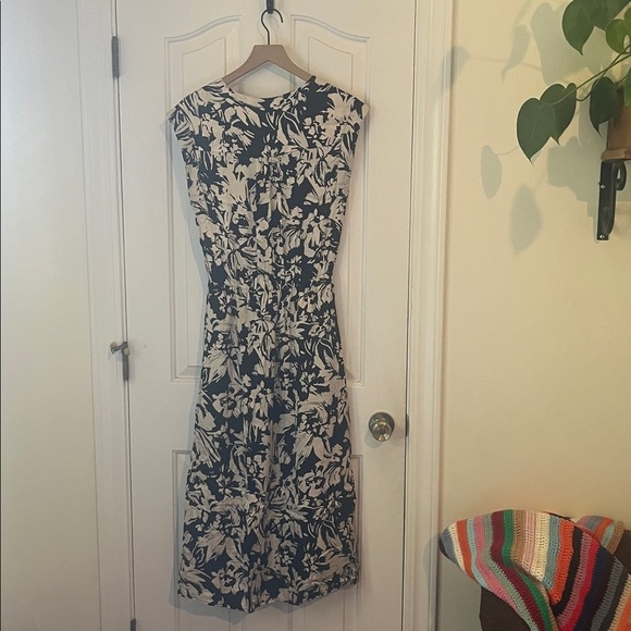 Evereve | Winona  Floral Midi V-Neck Black & White Silky Dress Size Small - Picture 5 of 11